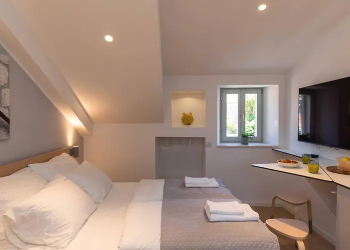 Old Town U Nikse דירה *